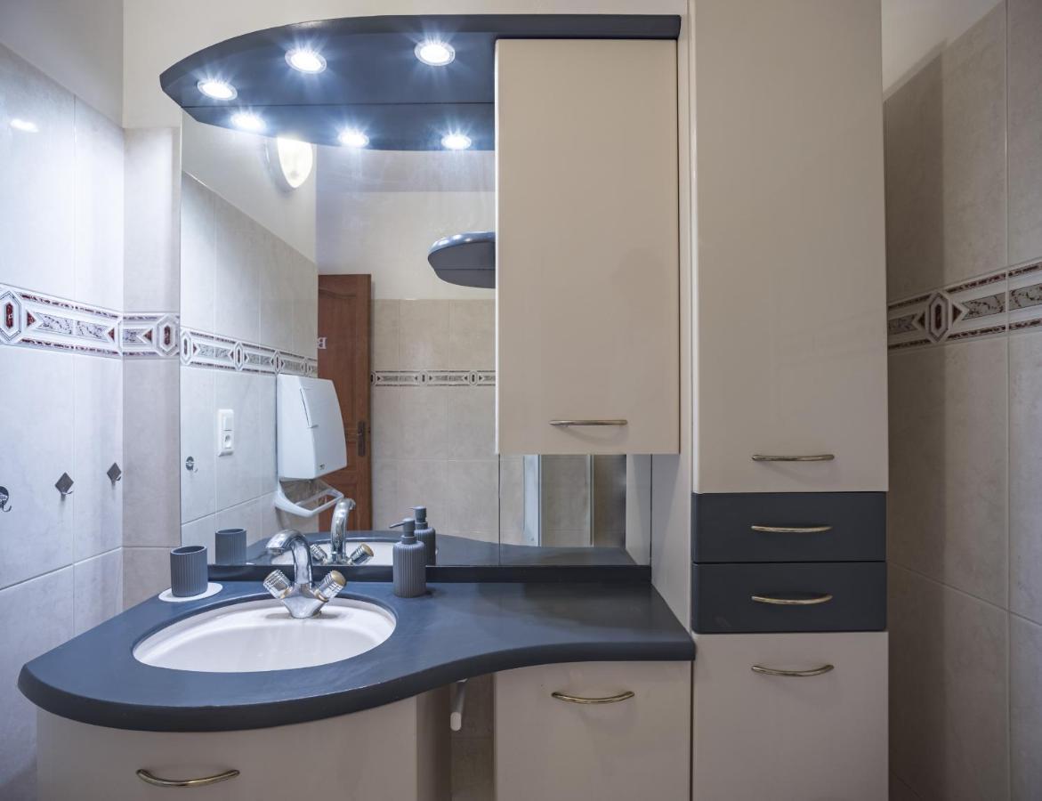 Ferienwohnung Le Logis De L'Arc - 5Min Hypercentre - Max 6 Personnes Troyes Exterior foto